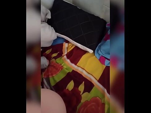 ❤️ Моя сусідка по кімнаті залишається вдома одна, тому що її чоловік їде у відпустку, а я користуюся можливістю трахнути її і наповнювати її дупу молоком ️ Чортове відео у нас ❌